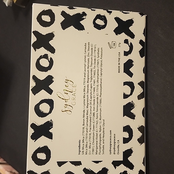 SYDNEY GRACE | BE MINE EYESHADOW PALETTE - Picture 2 of 6